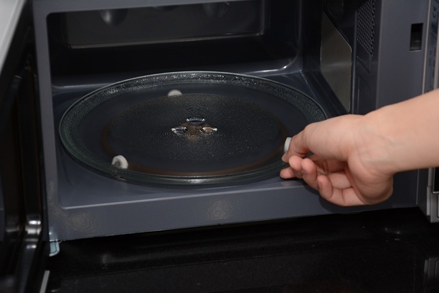 CÔNG DỤNG VÀ CÁCH SỬA CHỮA CƠ BẢN ĐĨA QUAY LÒ VI SÓNG 1 Công dụng và cách sửa chữa cơ bản đĩa quay lò vi sóng