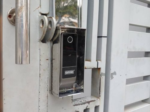 Thực tế khóa cửa cổng Giovani GSL-W611MD